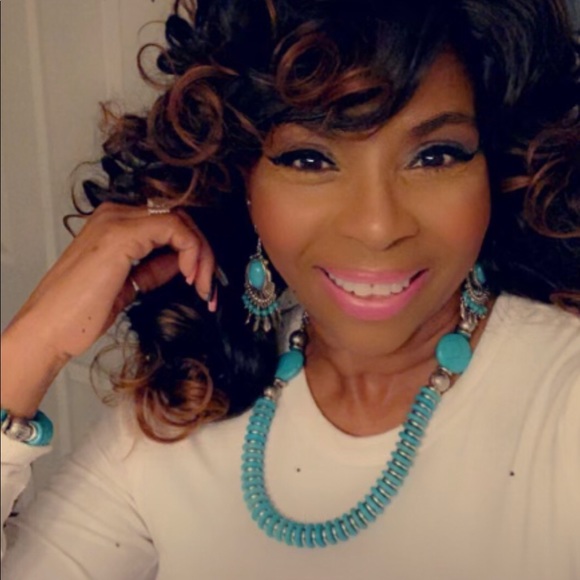 Meet your Posher, Joyce - Picture 3 of 15